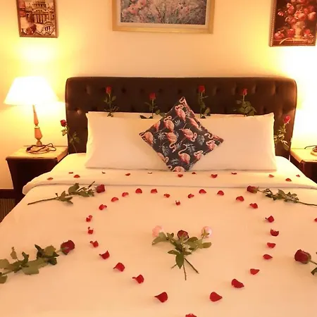 Peaceful Service Suite At Times Square